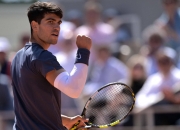 英雄联盟总决赛-法网险胜蒙特卡洛大师赛，辛纳点燃赛场