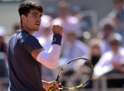 英雄联盟总决赛-法网险胜蒙特卡洛大师赛，辛纳点燃赛场