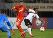 英雄联盟总决赛2025-欧国联胜负悬念不断，球迷期待下一场对决