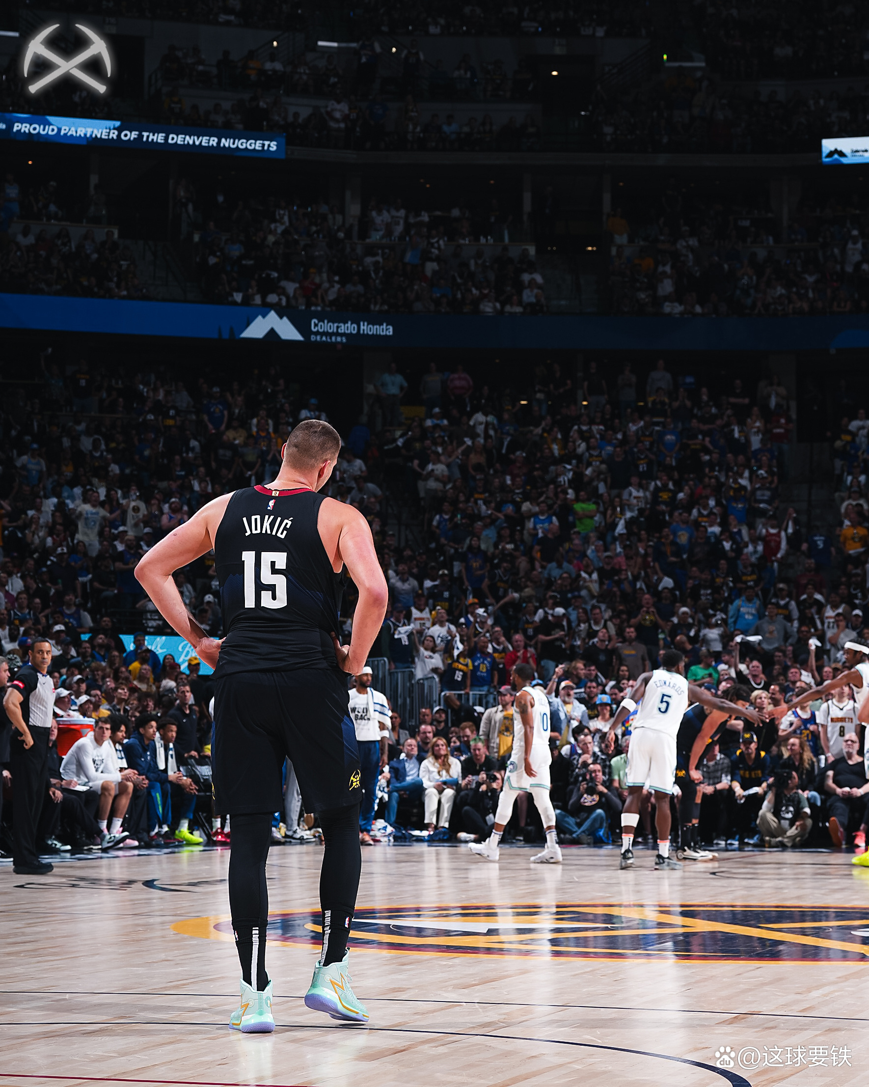 马刺队大胜老鹰,球员表现全面出众 马刺队大胜老鹰,球员表现全面出众