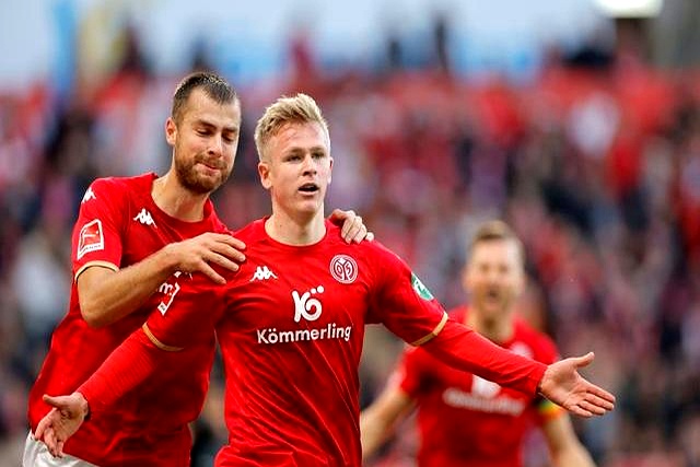 包含德国球队备战新赛季，力争夺冠的词条