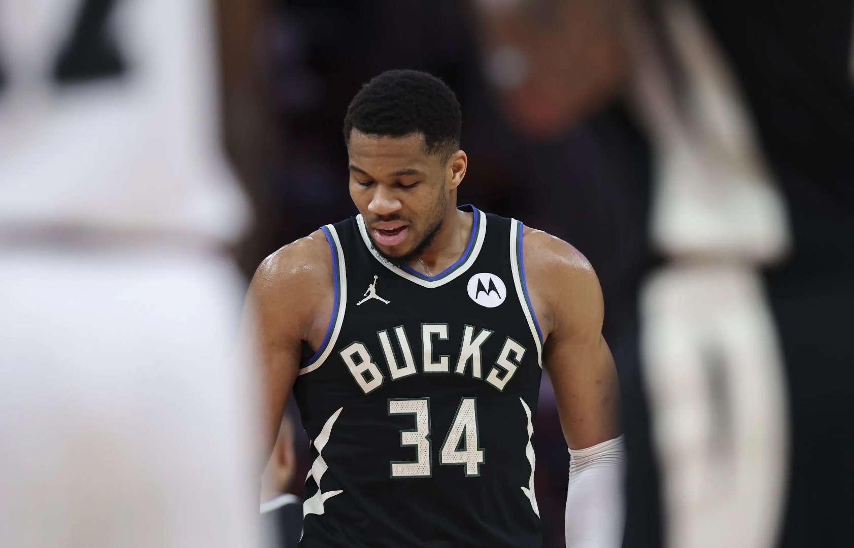 雄鹿队球员状态神勇斩获连胜的简单介绍 雄鹿队球员状态神勇斩获连胜的简单介绍