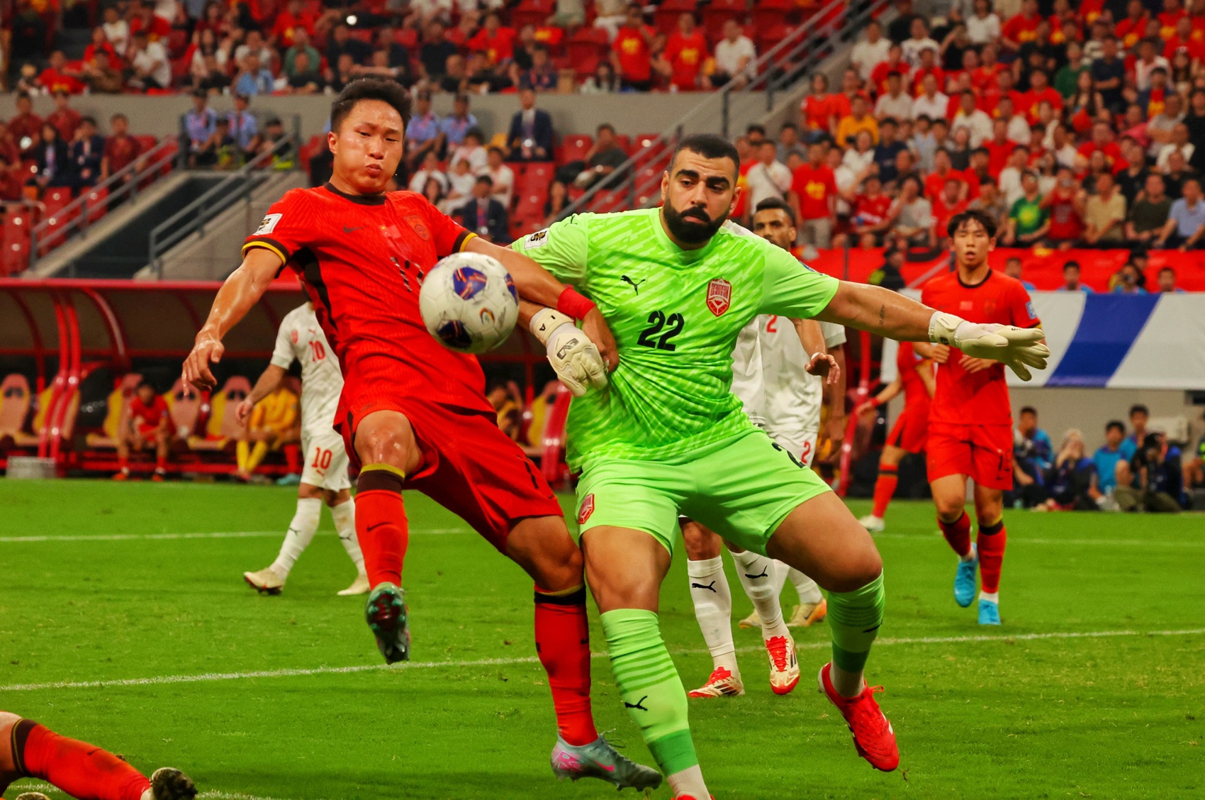 国内顶尖豪门足球赛事,展现实力较量! 国内顶尖豪门足球赛事,展现实力较量!