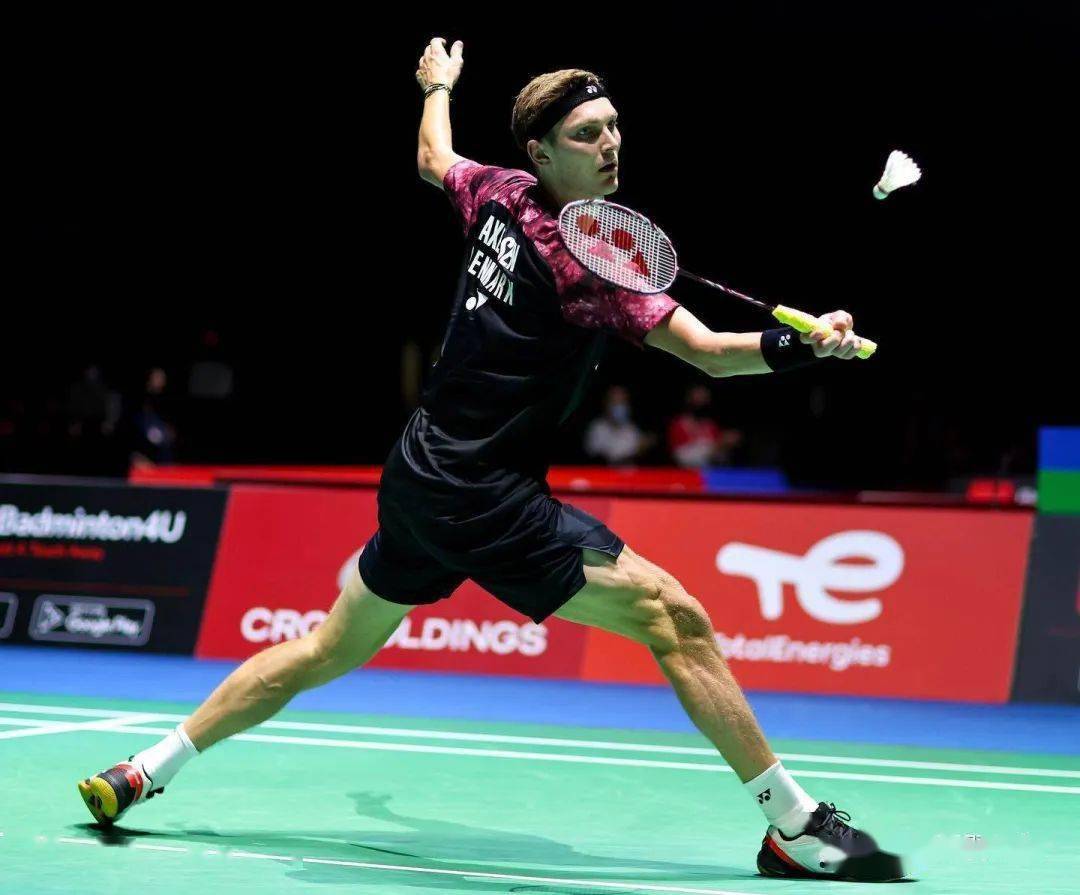 泰国队鏖战马来西亚队,安赛龙带队取胜 泰国队鏖战马来西亚队,安赛龙带队取胜