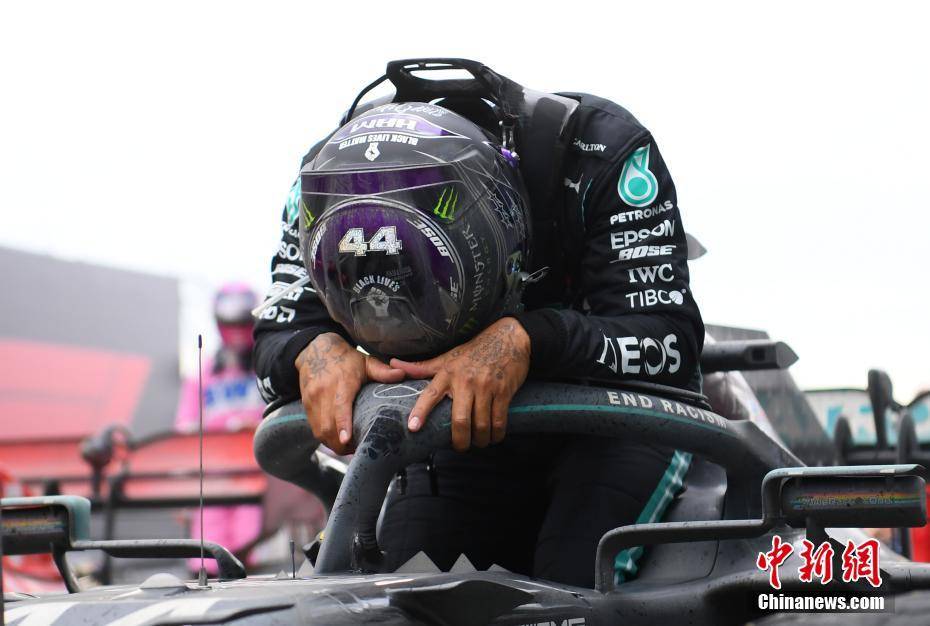 迈凯伦鏖战阿斯顿马丁,汉密尔顿刷新纪录 迈凯伦鏖战阿斯顿马丁,汉密尔顿刷新纪录