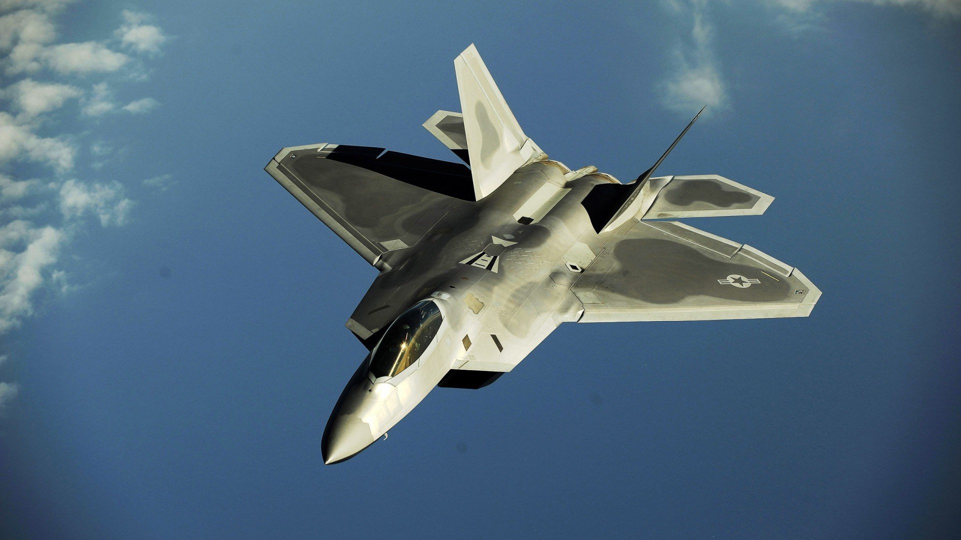 黑马掀翻卫冕冠军!霍勒迪生死时刻封神,深圳队一战改写联盟格局